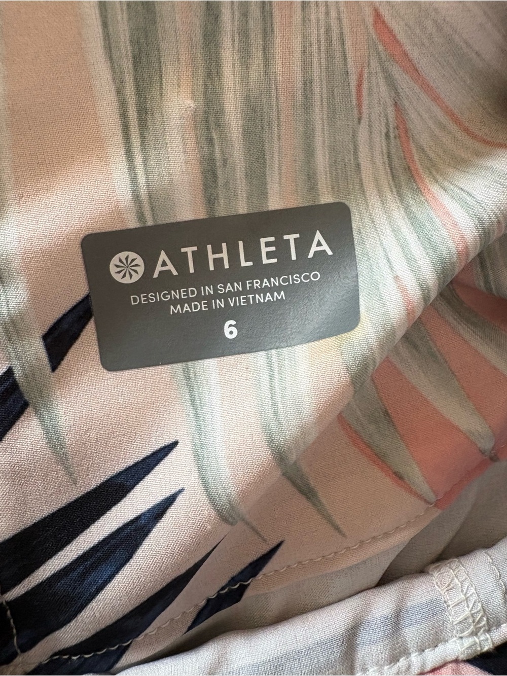 Athleta Pack Anywhere Tropical Halter Dress. Size 6. - Picture 4 of 14